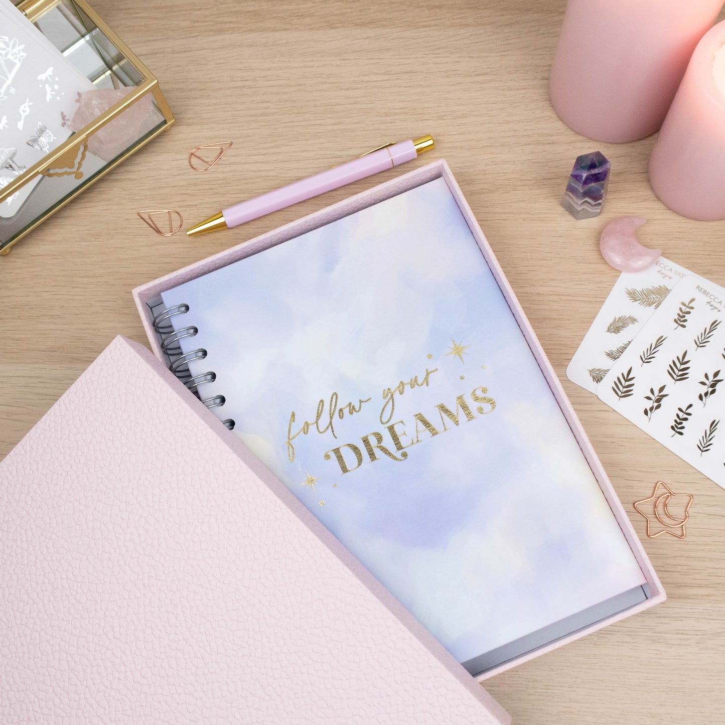 FOLLOW YOUR DREAMS - JOURNAL & GIFT BOX