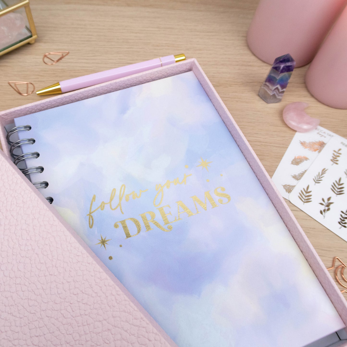 FOLLOW YOUR DREAMS - JOURNAL & GIFT BOX