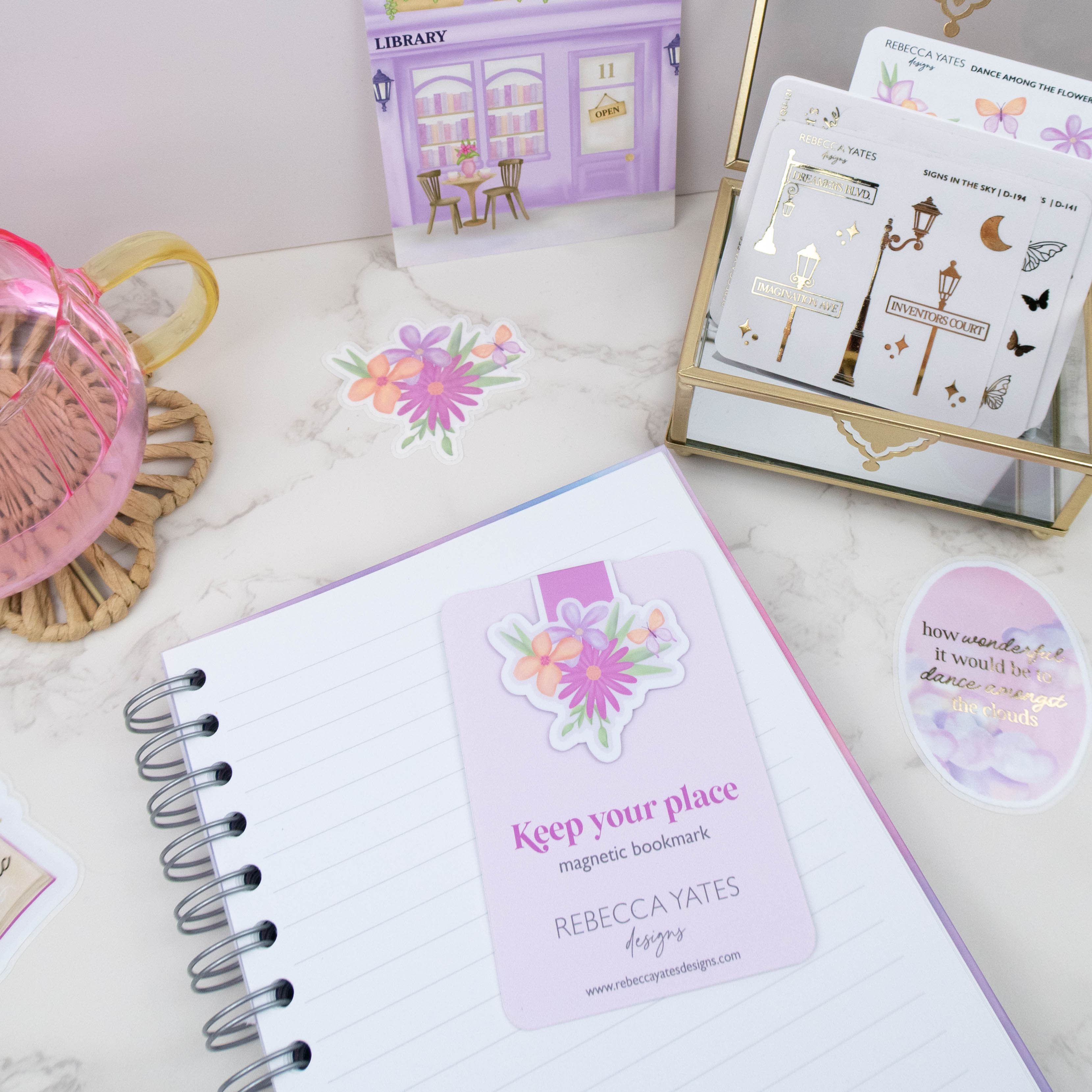 DREAMY FLOWERS   - MAGNETIC BOOKMARK - Rebecca Yates
